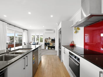 Easy Living, Exceptional Location