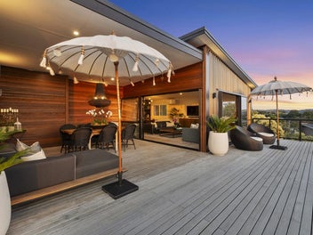 Sunset Vistas & Sweeping Sea Views