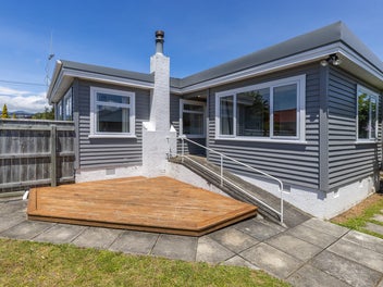 Modern Comfort: Double Glazed & New Roof