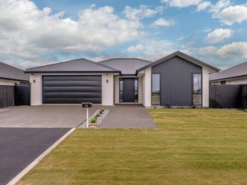 Now selling - premium Rolleston home