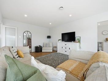 Spacious Living, Views & Prime School Zones