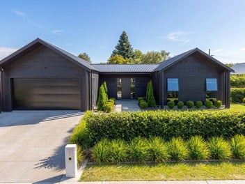 Sophisticated modern living