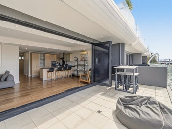 Easy living in an exceptional position