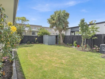 Vendors Are Relocating - So This Must Be Sold!!!