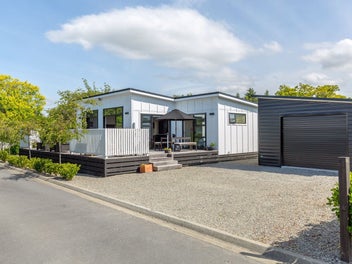 Sunny central living