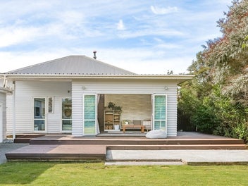 FAMILY FRIENDLY - FUN, FRESH & FABULOUS