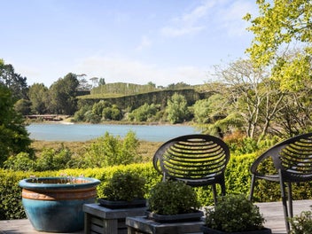 Secluded Coastal Perfection in Te Puna