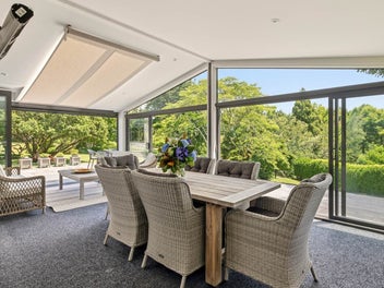 Secluded Coastal Perfection in Te Puna