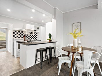 Single Level, Garage and Sunny