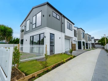 Brand New Freehold Homes: Ready To Move In