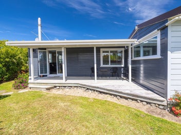 Relaxed Living by the Sea