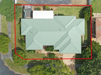 Brick & tile living in the heart of Botany