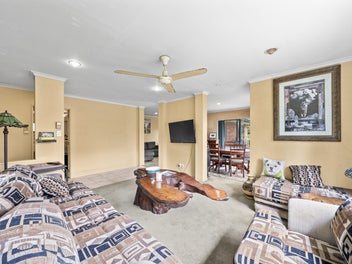 FREEHOLD! DO-UP-BRICK & TILE WITH RESERVE OUTLOOK!