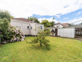 Potential plus in central location!