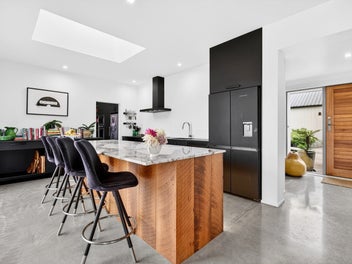 Luxury Living with Panoramic Views