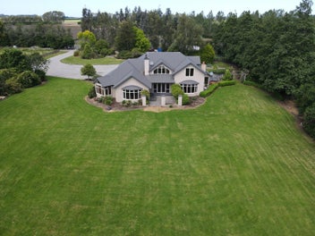 Country living at Thomsons Crossing