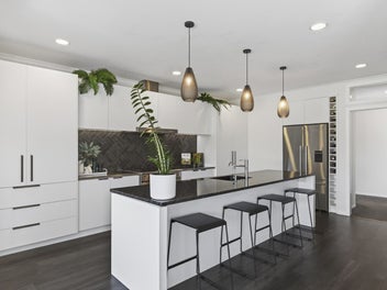 RENOVATED - ROOM FOR THE WHOLE FAMILY