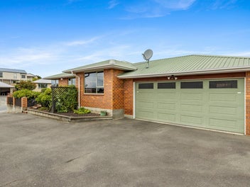 Brilliant Entry to a Great Location