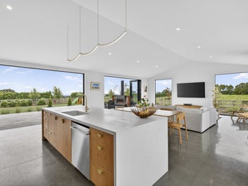 MODERN TARANAKI LIVING