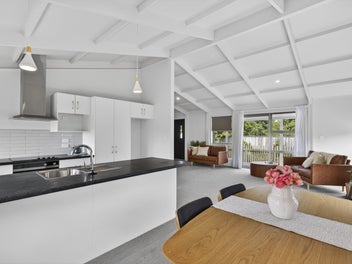 MODERN, 3BED & LOW MAINTENANCE