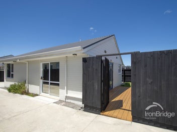 Stand-Alone Stand-Out!