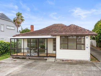 Uninterrupted City Views – Tremendous Potential!