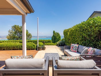 Supreme Setting - Scenic Sanctuary