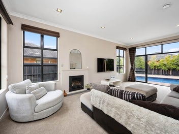 Summer-Ready Entertainer with Space to Spare!