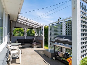 Well-Located Family Home with Fully Fenced Grounds