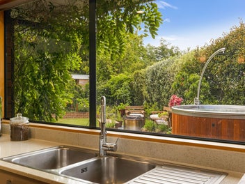 Tranquil Luxury Oasis: Comfort, Privacy, Lifestyle