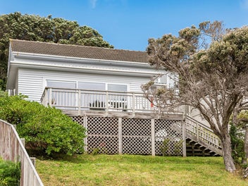 EXCEPTIONAL SUNNY FAMILY HOME