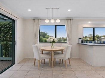 FREEHOLD FAMILY-FRIENDLY LAYOUT & LOW MAINTENANCE