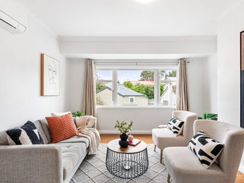 Tick Box Starter in Prime Location