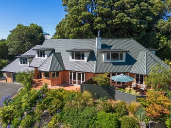 Space, sun and serenity in sought after Glenleith