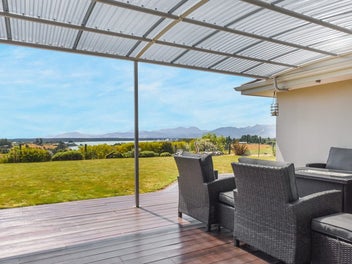 Tasman Bay Views in Redwood Valley