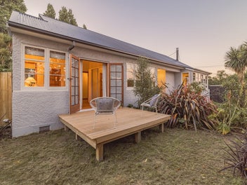 Welcome HOME to Charm, Comfort and Convenience