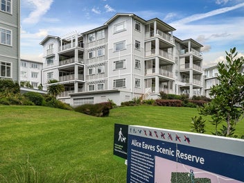 Bush, Birdsong and Beach Walks