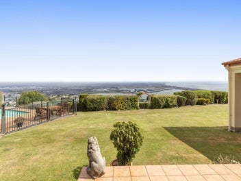 Hillside estate with panoramic views