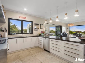 TRANQUIL LIVING IN THE HEIGHTS