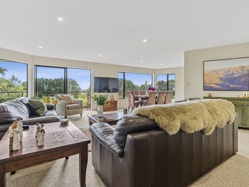 Impeccably Presented and Private with Views