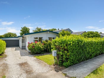 River Edge Living - Fall in Love with Springlands