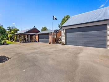 Riverside, Sleepout & 4-Car Garage. 'As Is'