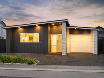 Modern Living with an Entertainer’s Touch