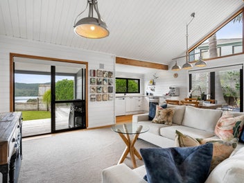 Ready to sell – stylish and chic