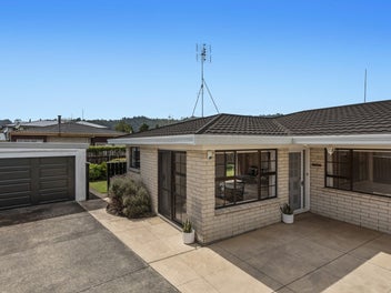 Easy Living with Sun and Privacy