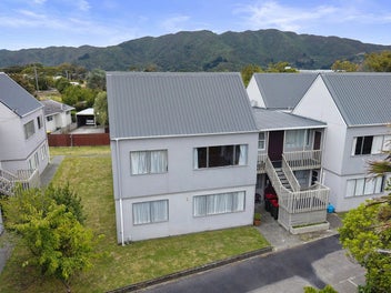 Renovated 2 Bedroom Unit