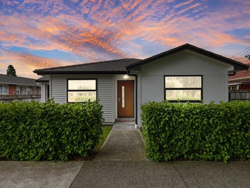 Modern, Double Glazed, A Must View