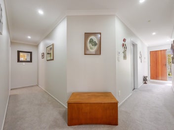 Immaculate Parkvale Townhouse