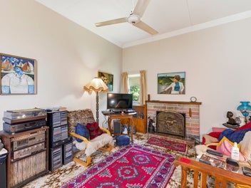 Must be sold at auction – vendor is moving on!