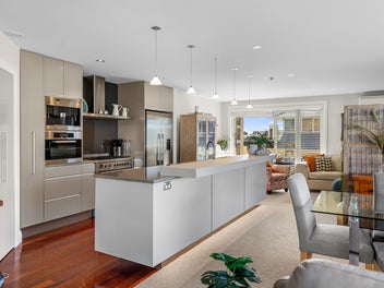 The lock & leave dream